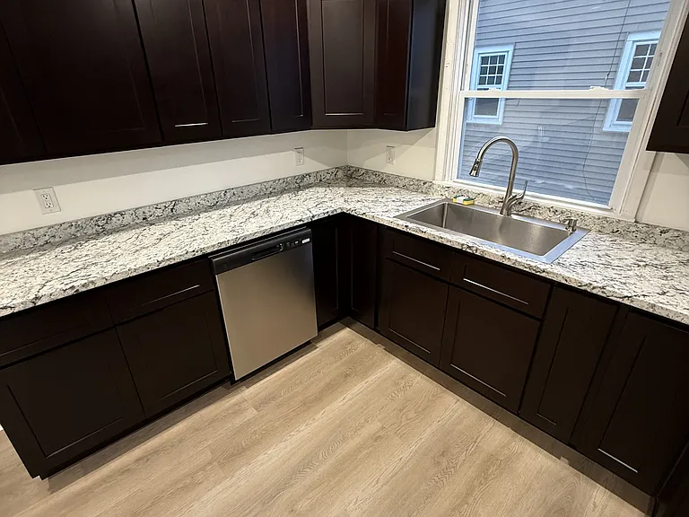 1425 Camp Ave — Photo 4