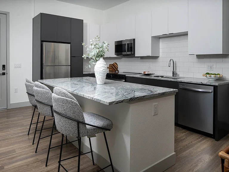Legacy Metro 525 — Photo 22
