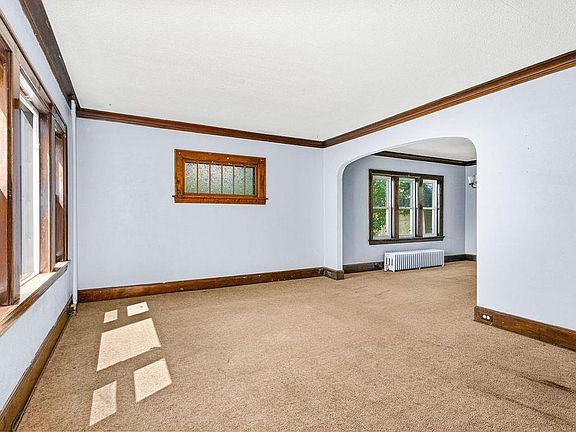 2nd image of 410 N 39th Ave W