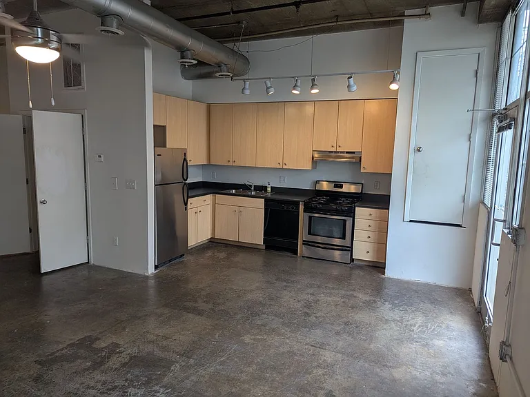 Ice House Lofts — Photo 36