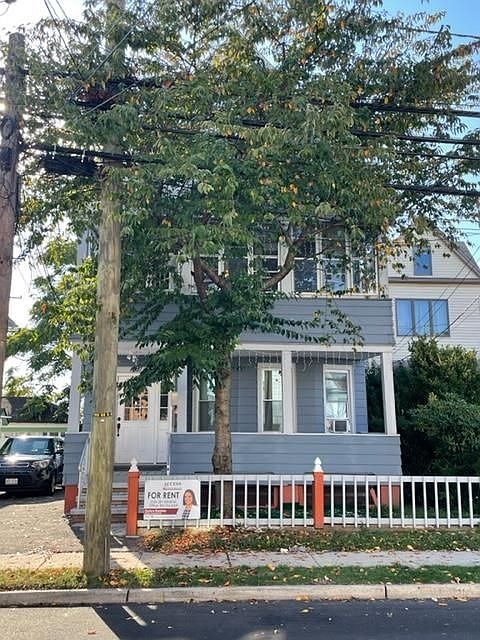 1st image of 147 Shaw St Floor 2