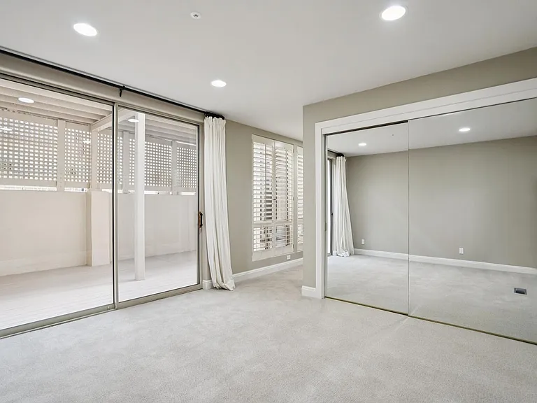 651 Manresa Ln — Photo 33