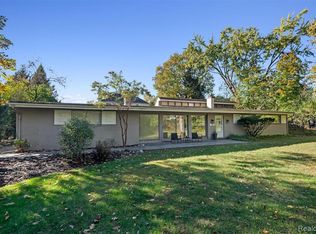 2380 Klingensmith Rd, Bloomfield Hills, MI 48302