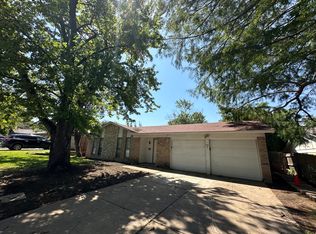 410 E Timberview Ln, Arlington, TX 76014