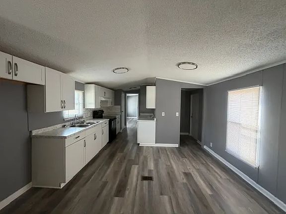 3rd image of 3006 Amberjack Rd #176