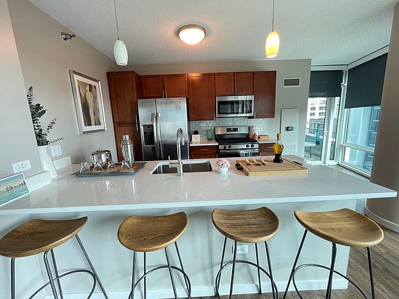 3rd image of 360 E Ohio St #1404