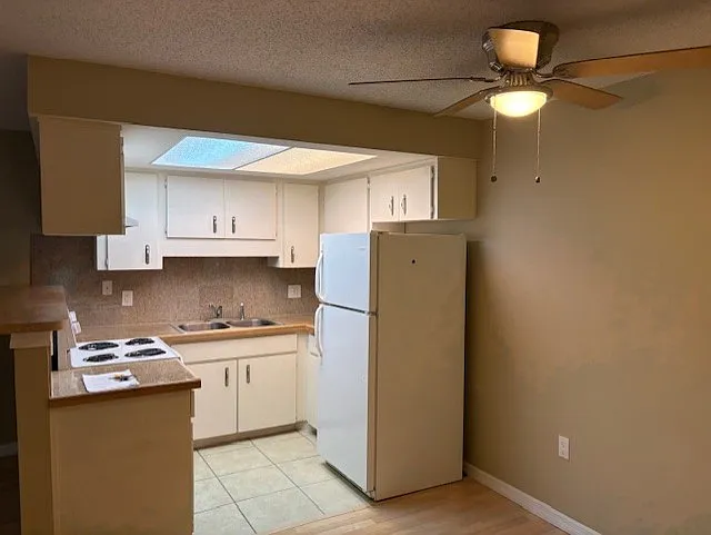 55+ Community 6165 Chesham Dr. New Port Richey 2 bed Condo — Photo 4