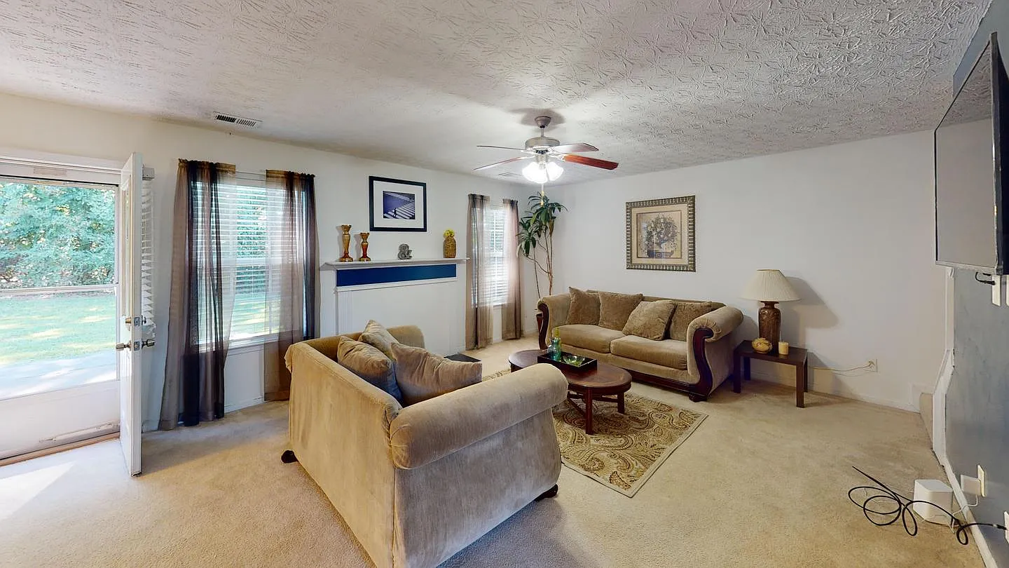 Spacious College Park Home | Modern comfort & great amenities — Photo 1