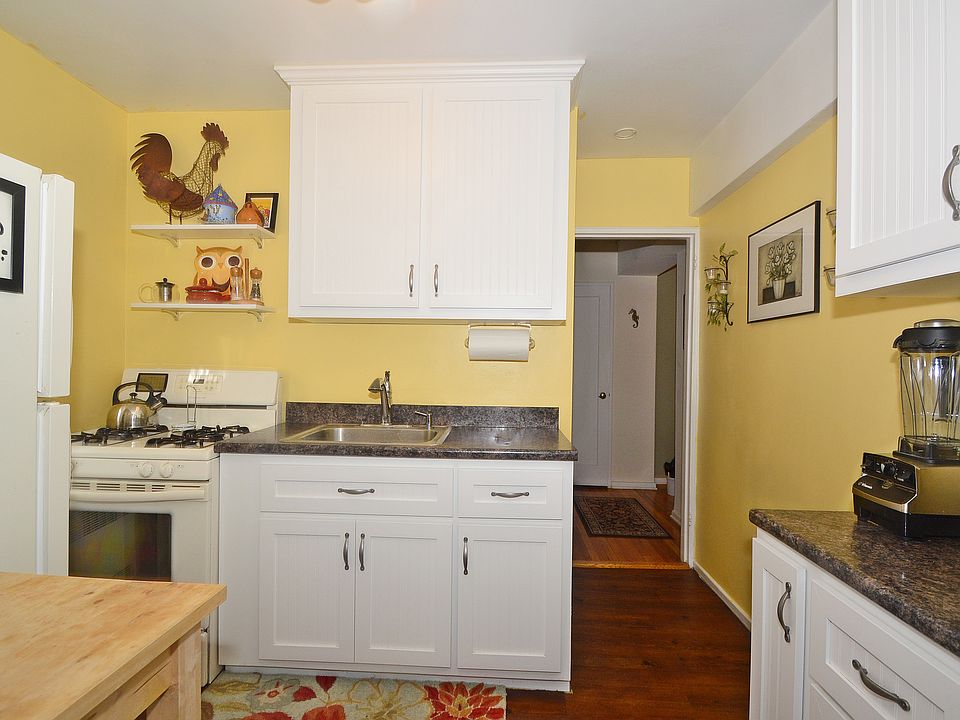1st image of 194 Smith St APT 1F