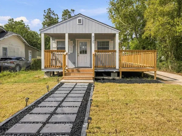 3725 6th St, Port Arthur, TX 77642