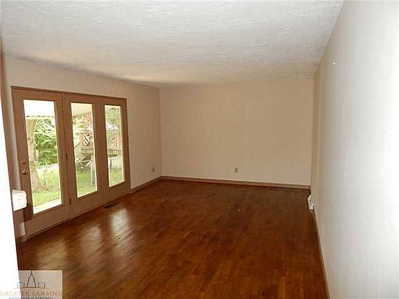 5th image of 3344 Christine Dr