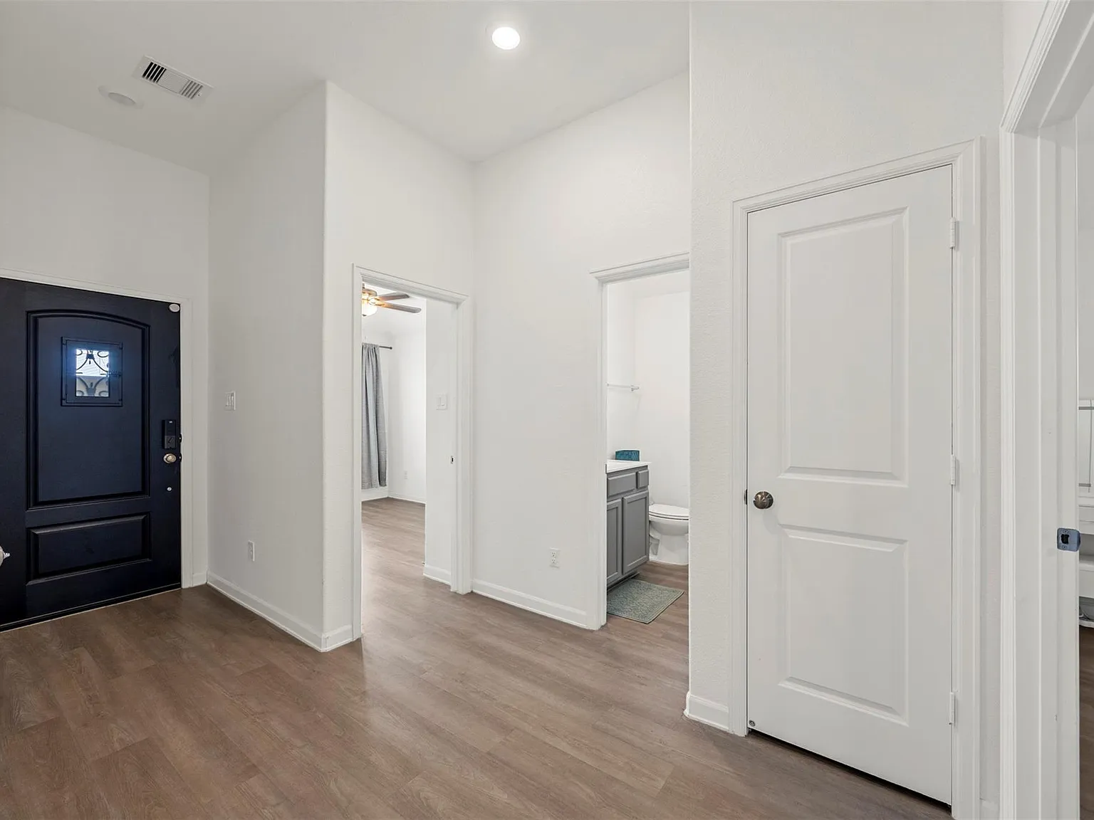 3 bed, 2.0 bath, 1732 sqft, $2,800 — Photo 3