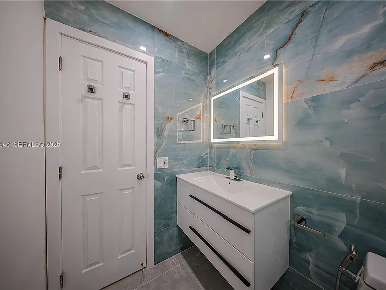 2458 Polk St #201 — Photo 17