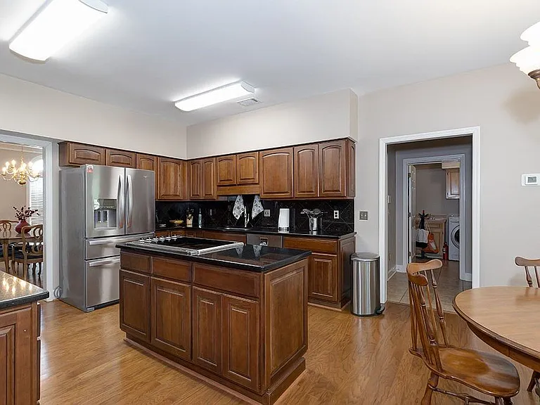 7 Bridgecreek Ct — Photo 35