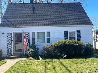 30 Jadwin St, Valley Stream, NY 11581