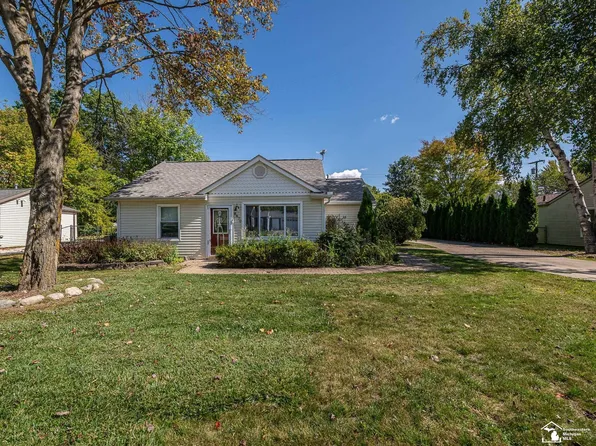 8870 Brookline Ave, Plymouth, MI 48170