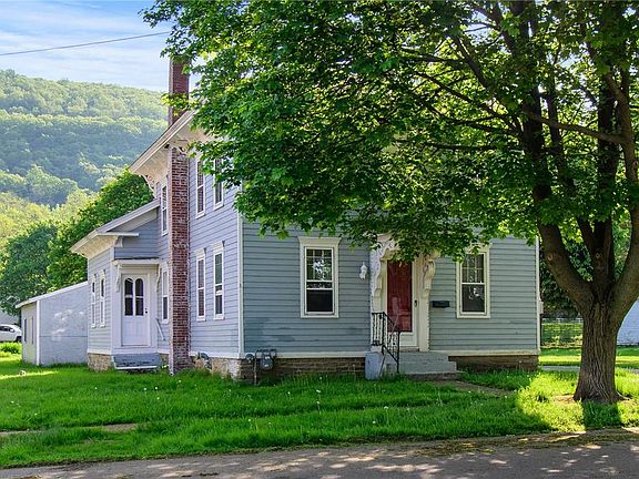 4th image of 68 Cottage St