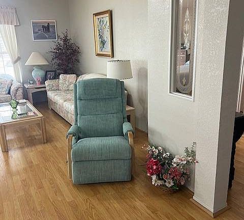 3rd image of 224 Golf View Dr