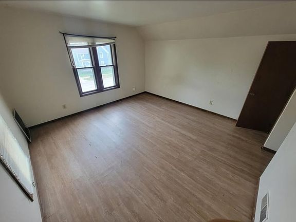 4th image of 314 E Maple Ave #2