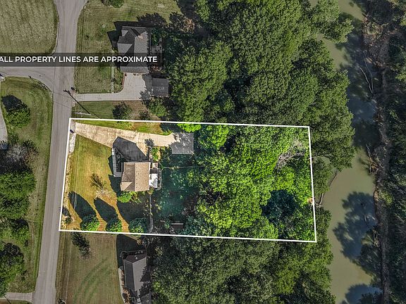 4th image of 1717 Riverhaven Dr