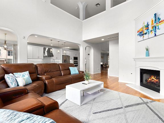 5th image of 701 Old Ravine Ct