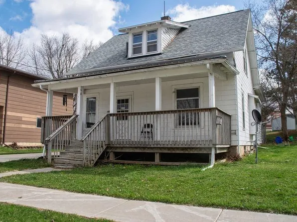 755 N Court St, Platteville, WI 53818