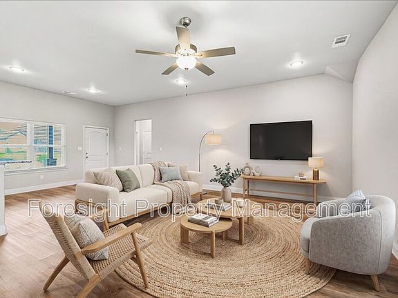 2nd image of 2902 Orchid Dr