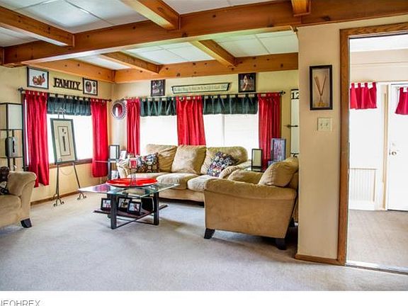 5th image of 2563 Pelton Ave