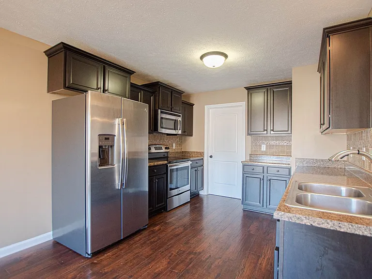 613 Fennec Way — Photo 6