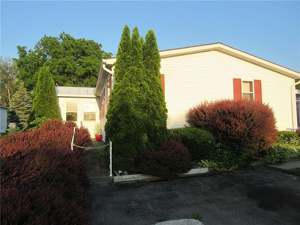 1st image of 417 Mountain Ash Dr