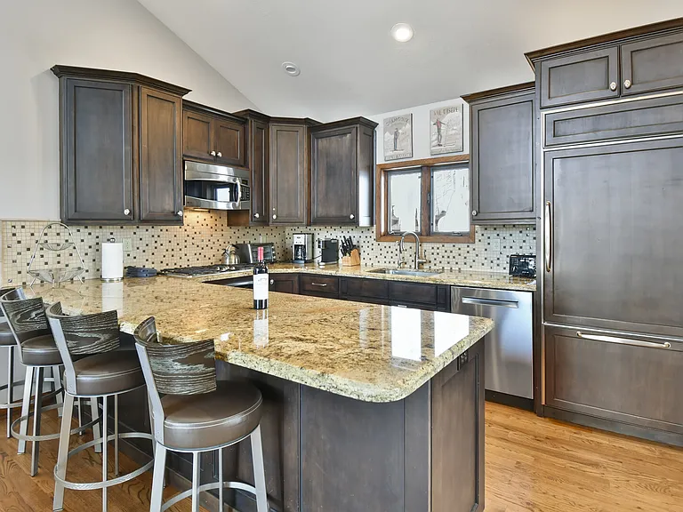 Deer Valley Dr S — Photo 5