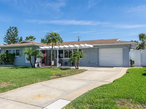 553 E Lake Dr, Largo, FL 33771