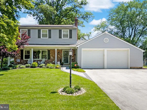 127 Sandringham Rd, Cherry Hill, NJ 08003