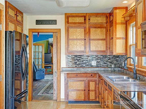 4th image of 68 Orchard Dr