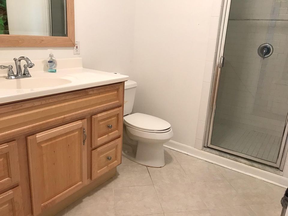 2nd image of 14 Falls Dr
