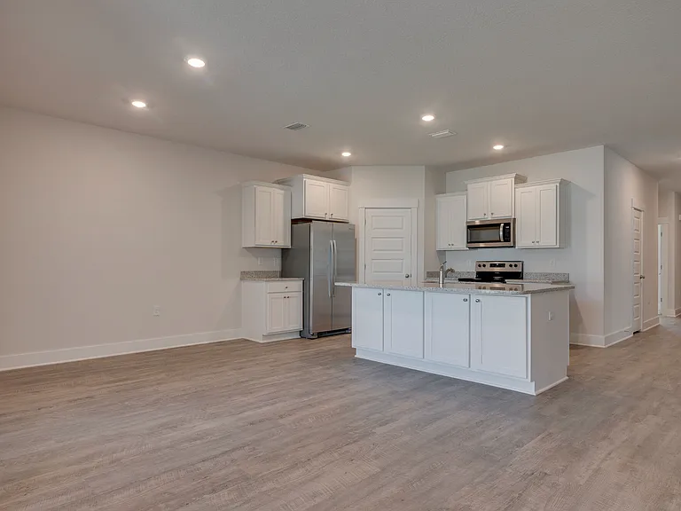 5733 Danbury Blvd — Photo 3