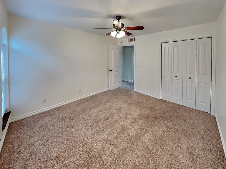 908 East Dr — Photo 19