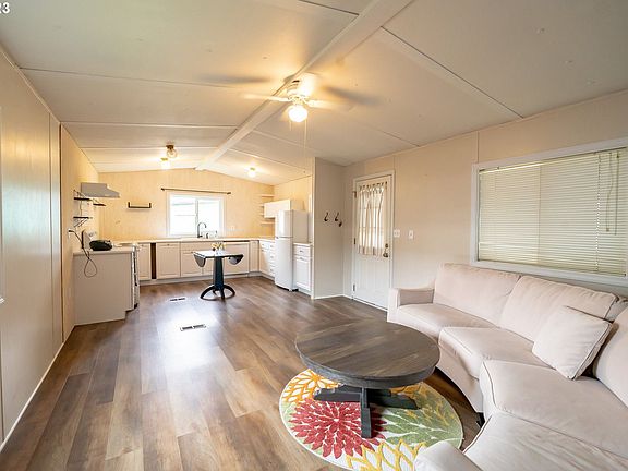 3rd image of 340 NE Crest St Unit 39