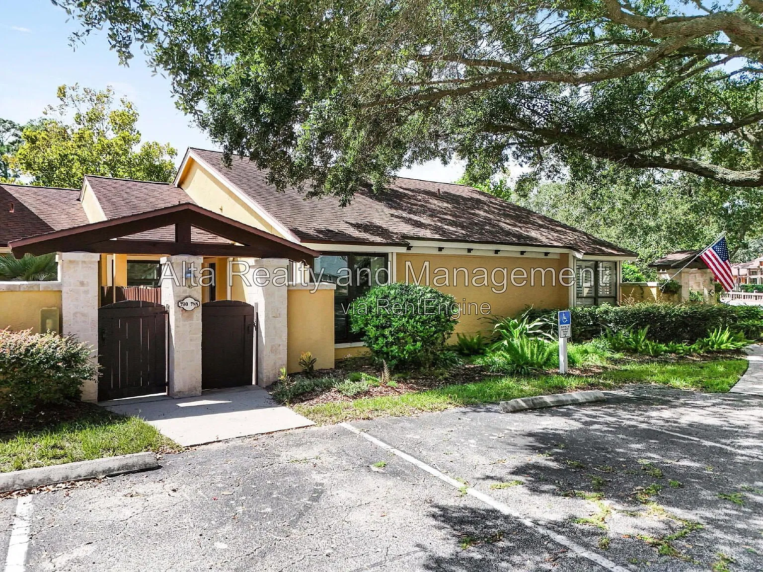 1 bed, 1.0 bath, 780 sqft, $1,700 — Photo 1