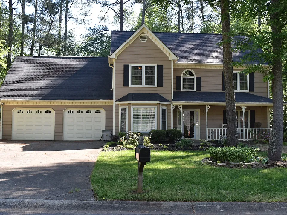 1627 Pine Creek Way