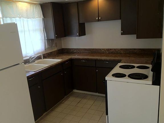 3rd image of 781 Schwartz Dr