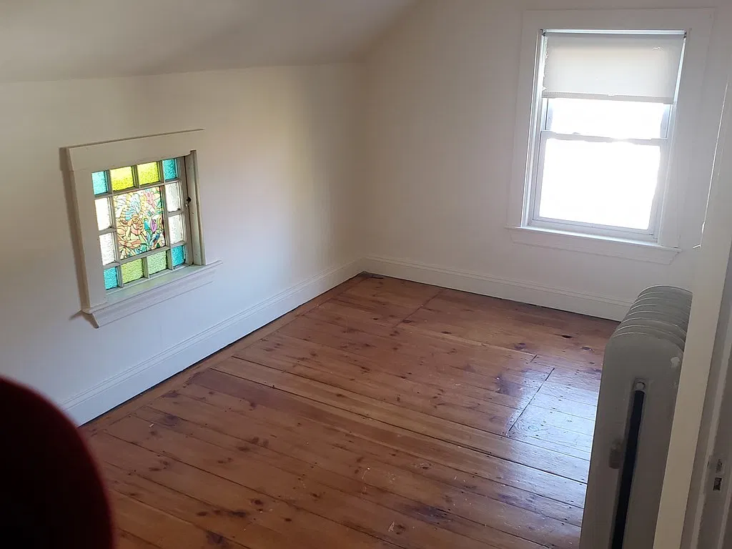 4 bed, 2.5 bath, 2500 sqft, $3,000 — Photo 4