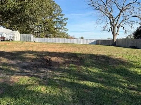 731 S Tesch St, Bellville, TX 77418