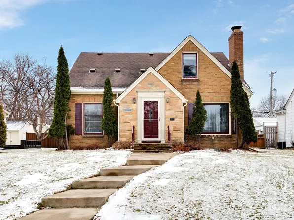 2160 Highland Pkwy, Saint Paul, MN 55116