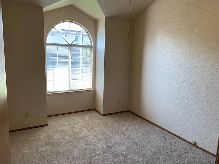 321 Thomsen Rd — Photo 10