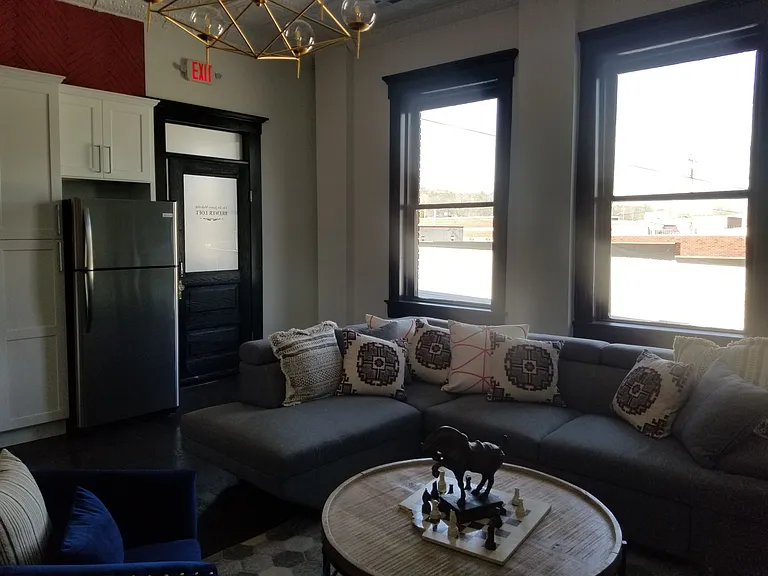 2 bed, 2.0 bath, 1600 sqft, $2,500 — Photo 12