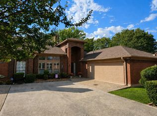 6615 Waterwood Cir, Benbrook, TX 76132