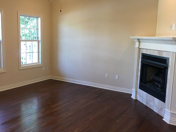 3rd image of 588 N Tennyson Ln