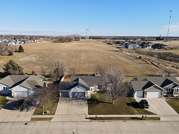 5th image of 3109 Keokuk Ave