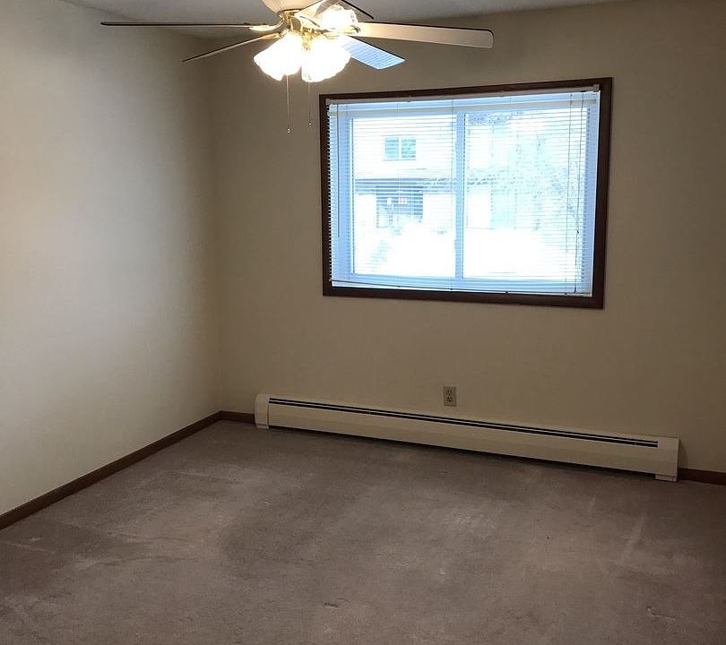 2nd image of 1410 Acre St APT 305
